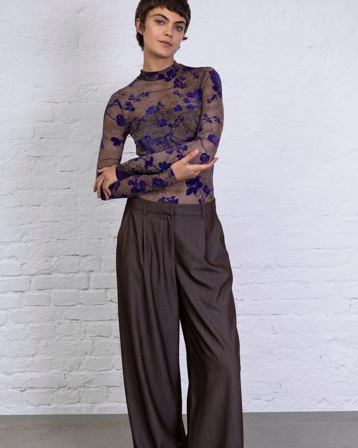 Mesh Body mit samtigem Blumenprint