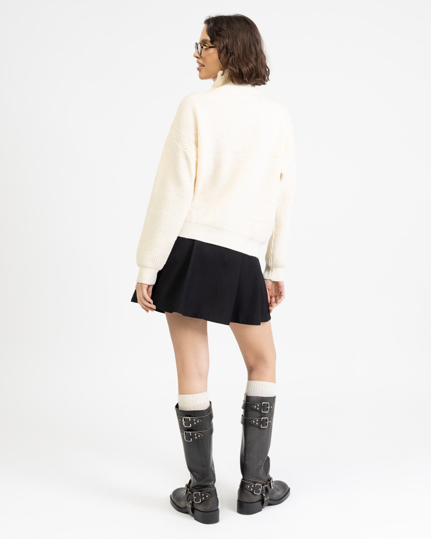Strickjacke mit hohem Kragen