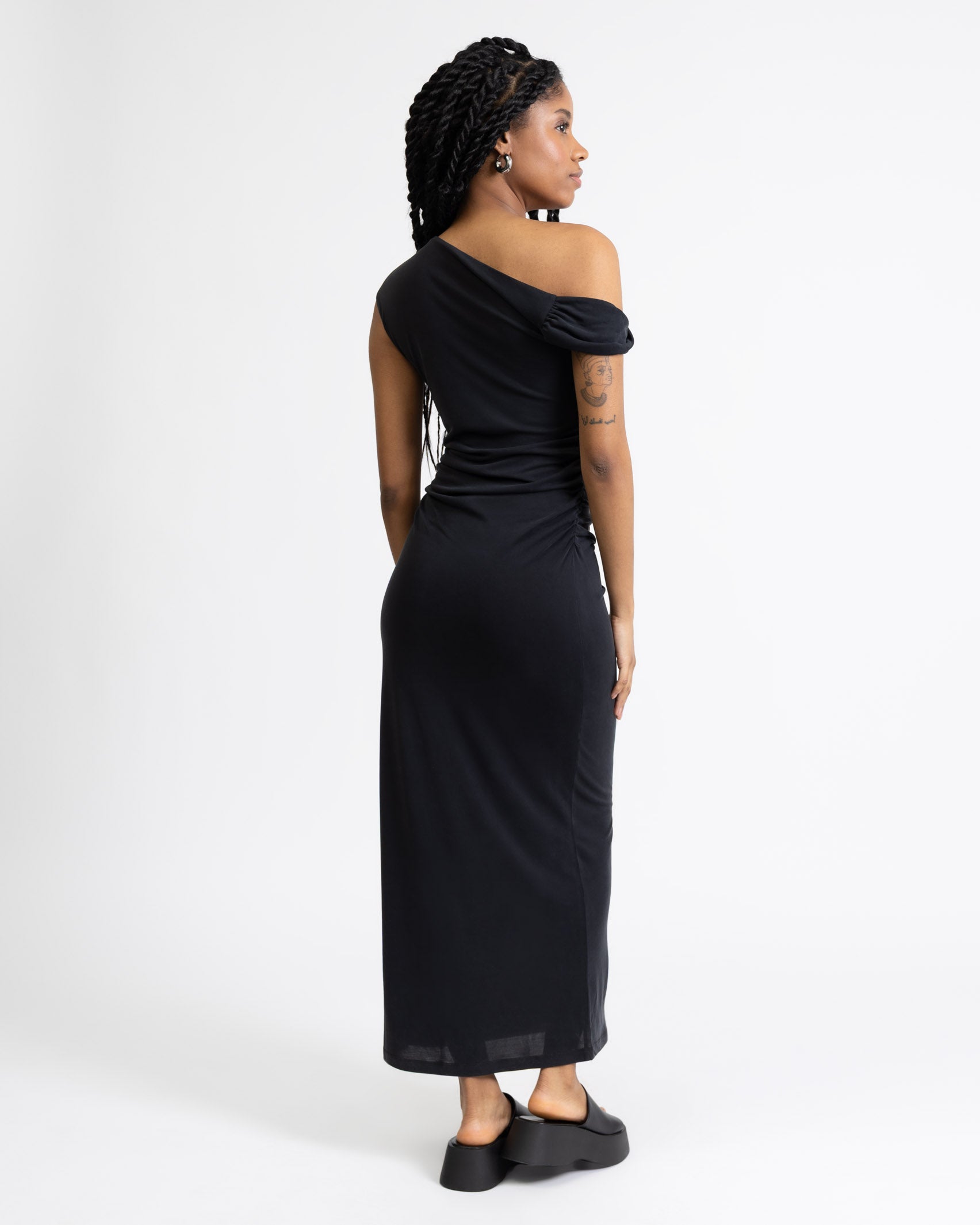 Weiches asymmetrisches Maxikleid