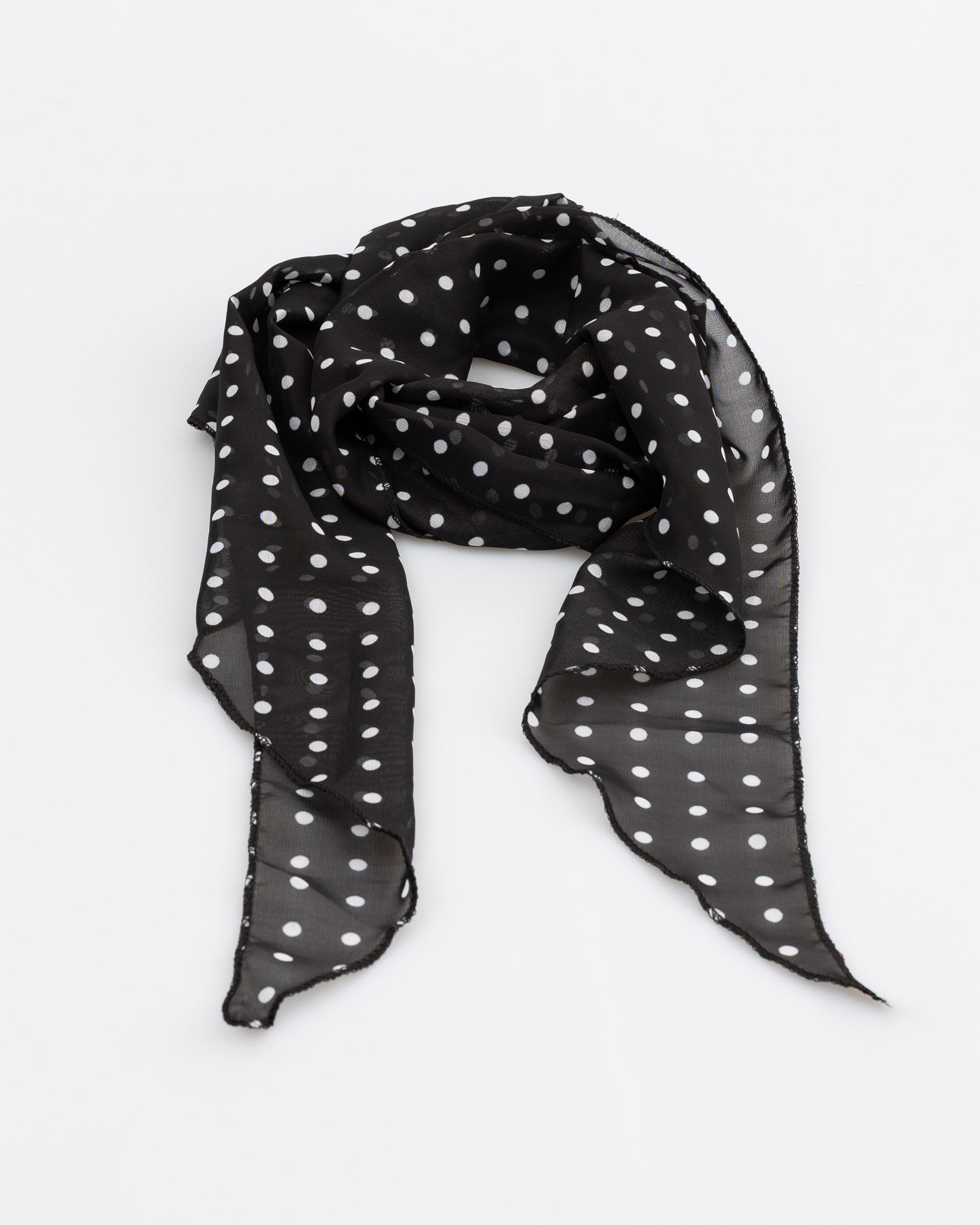 Schmales Tuch mit Polkadots
