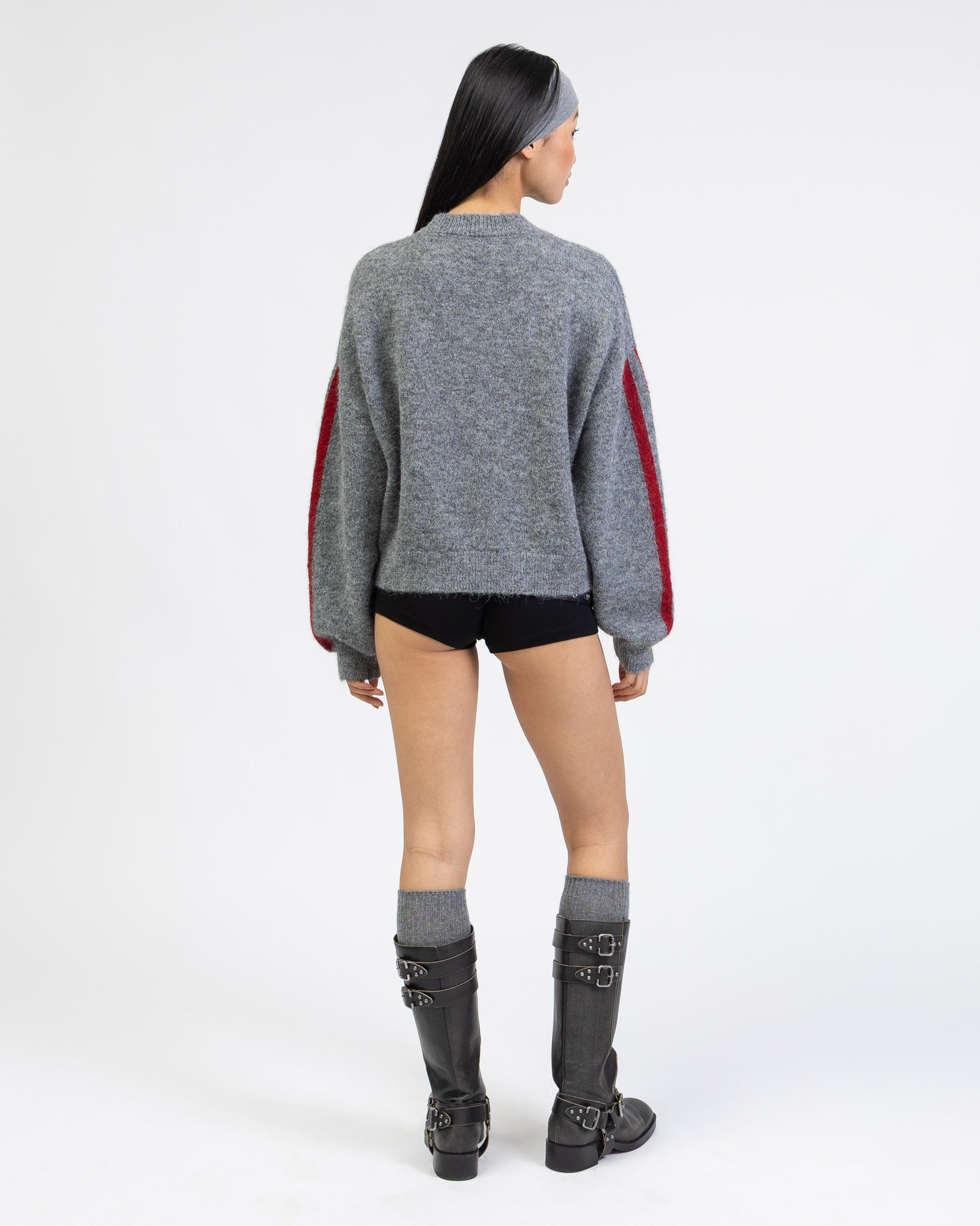 Strickpullover mit Streifendetails von hinten