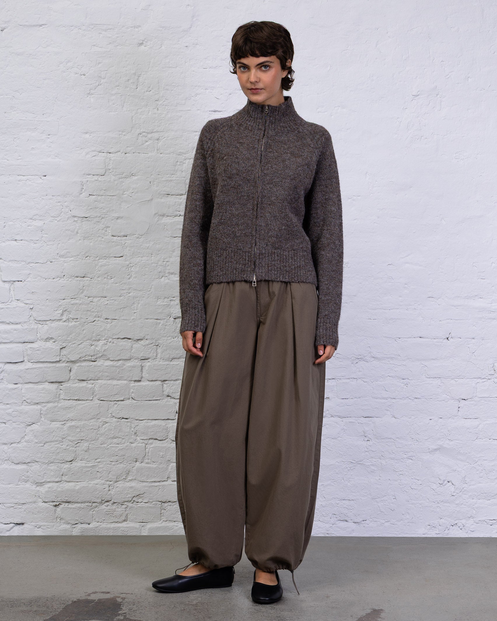 Strukturierte Strickjacke mit Stehkragen