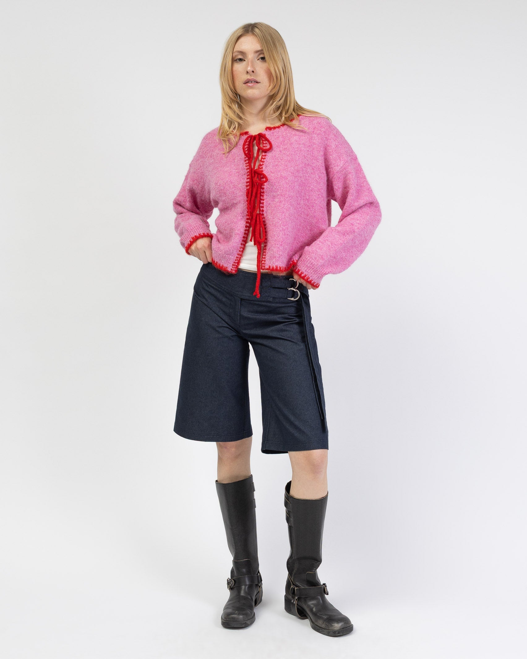 Strickjacke mit Bindebändern