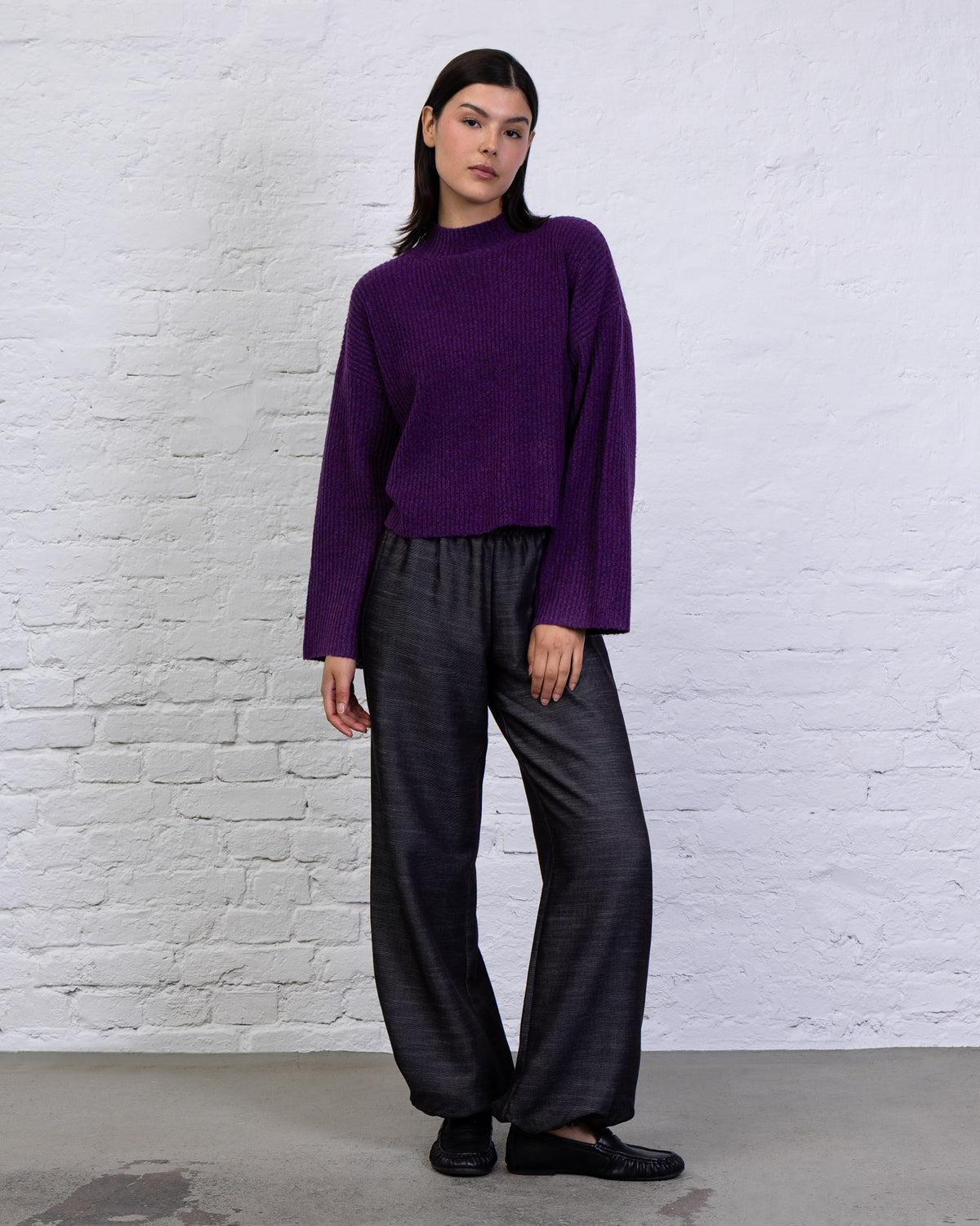 Gerippter Pullover mit Stehkragen