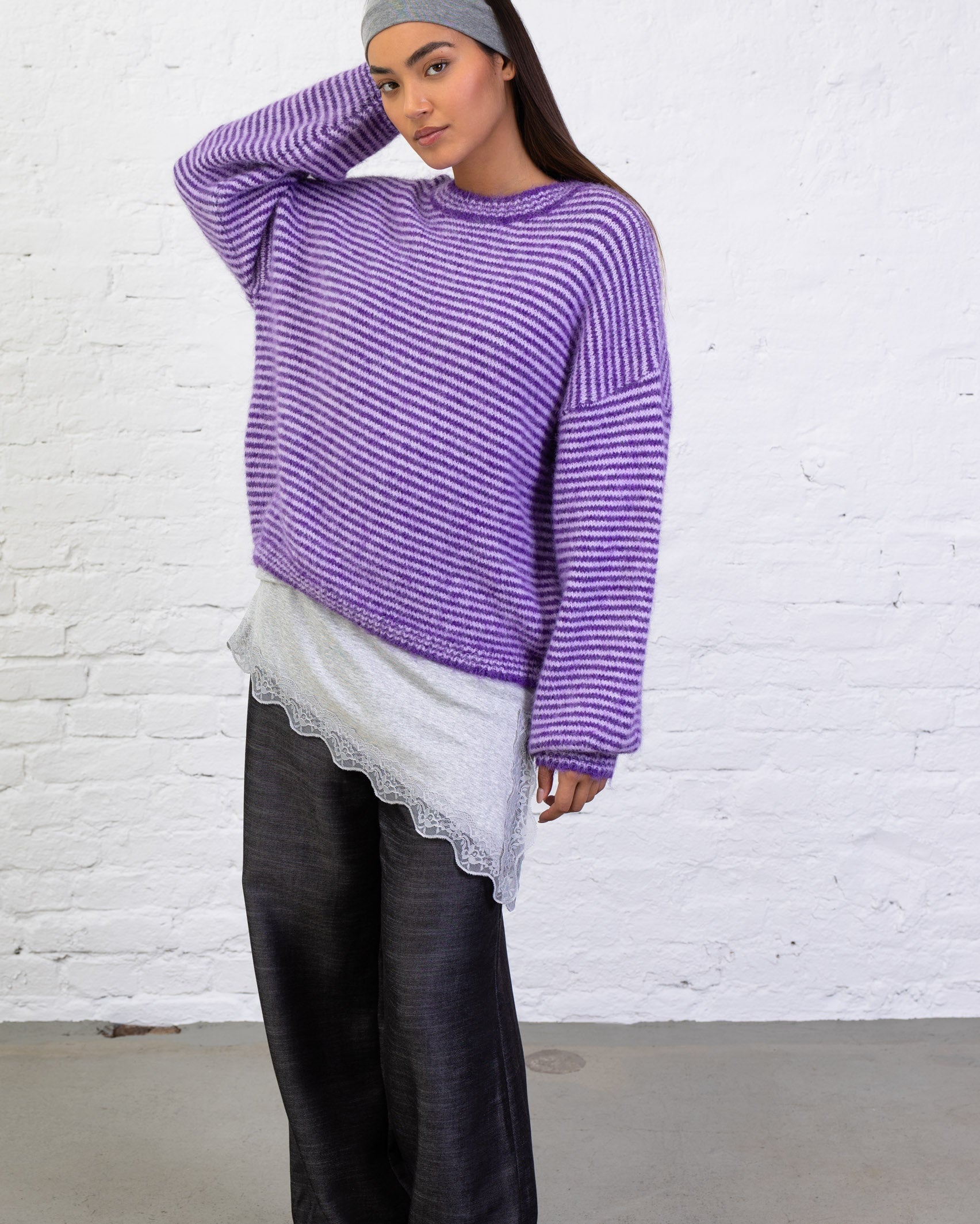 Pullover mit schmalen Streifen