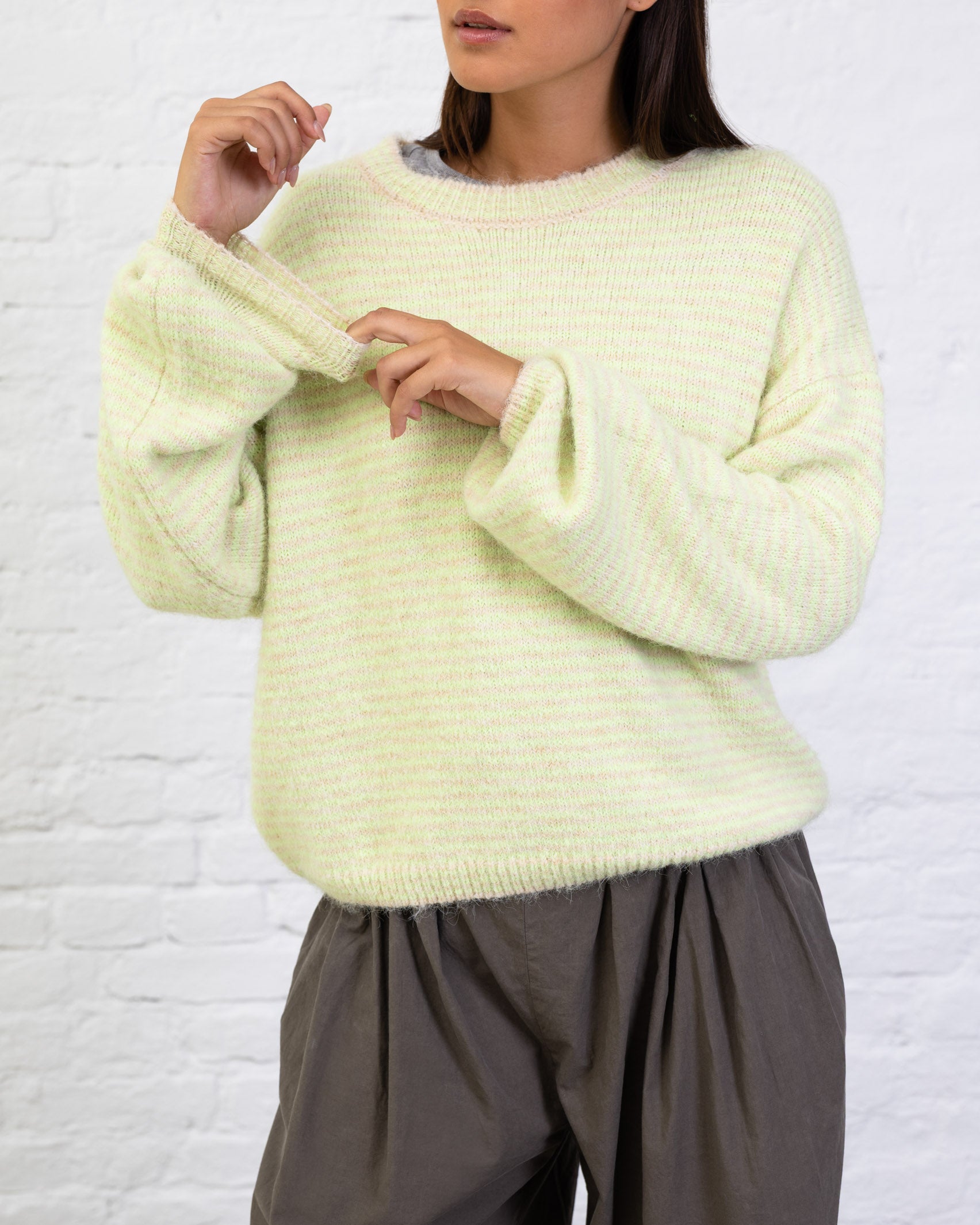 Pullover mit schmalen Streifen