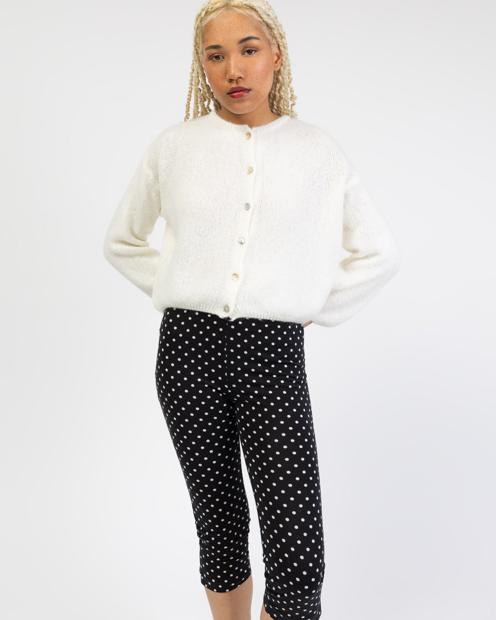 Weiche einfarbige Strickjacke