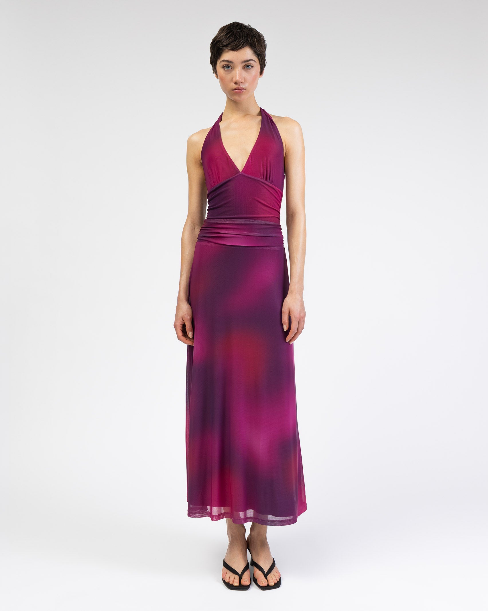 Neckholderkleid mit lila Farbverlauf