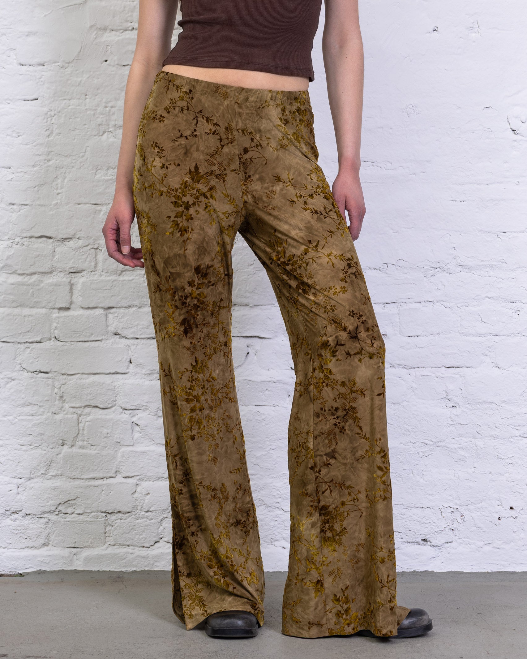 Hose mit floralem Print aus Samt