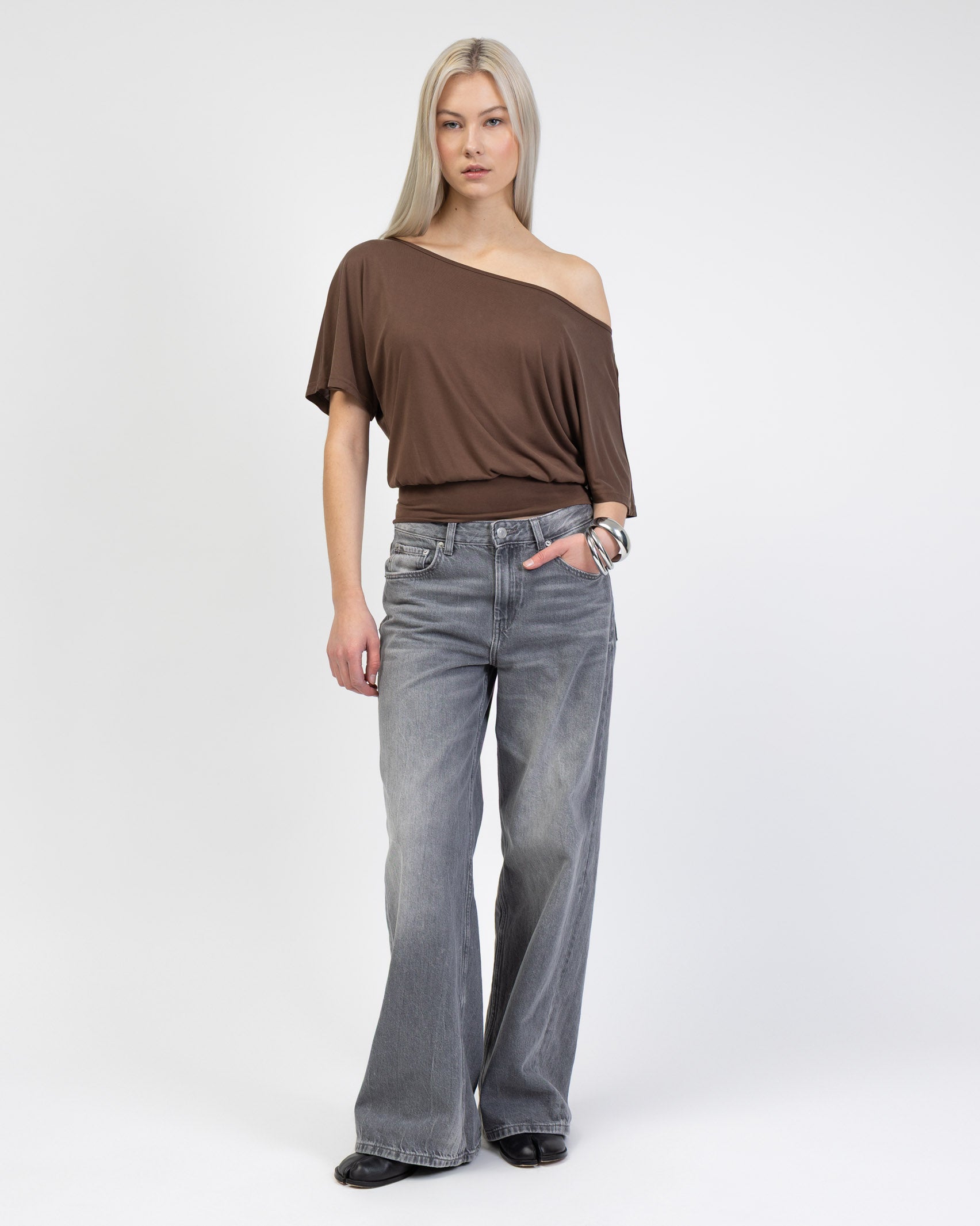 Shirt mit weitem Ausschnitt