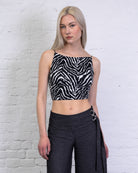 Basic Top mit tiefem Rückenausschnitt mit Zebraprint