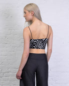 Basic Top mit tiefem Rückenausschnitt mit Zebraprint