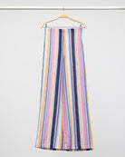 Bunte Hose in Häkeloptik