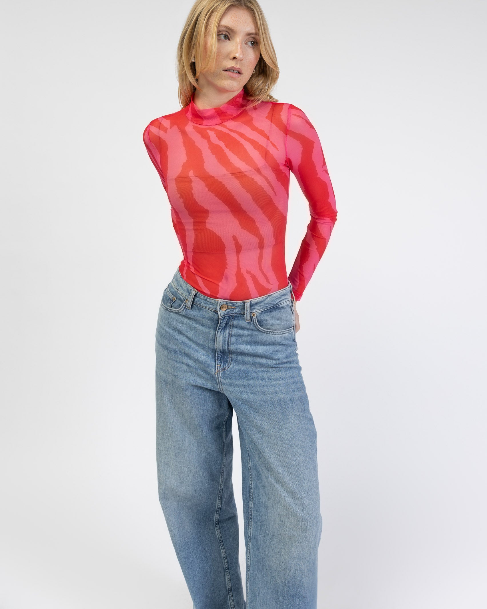 Body mit gecracktem Muster