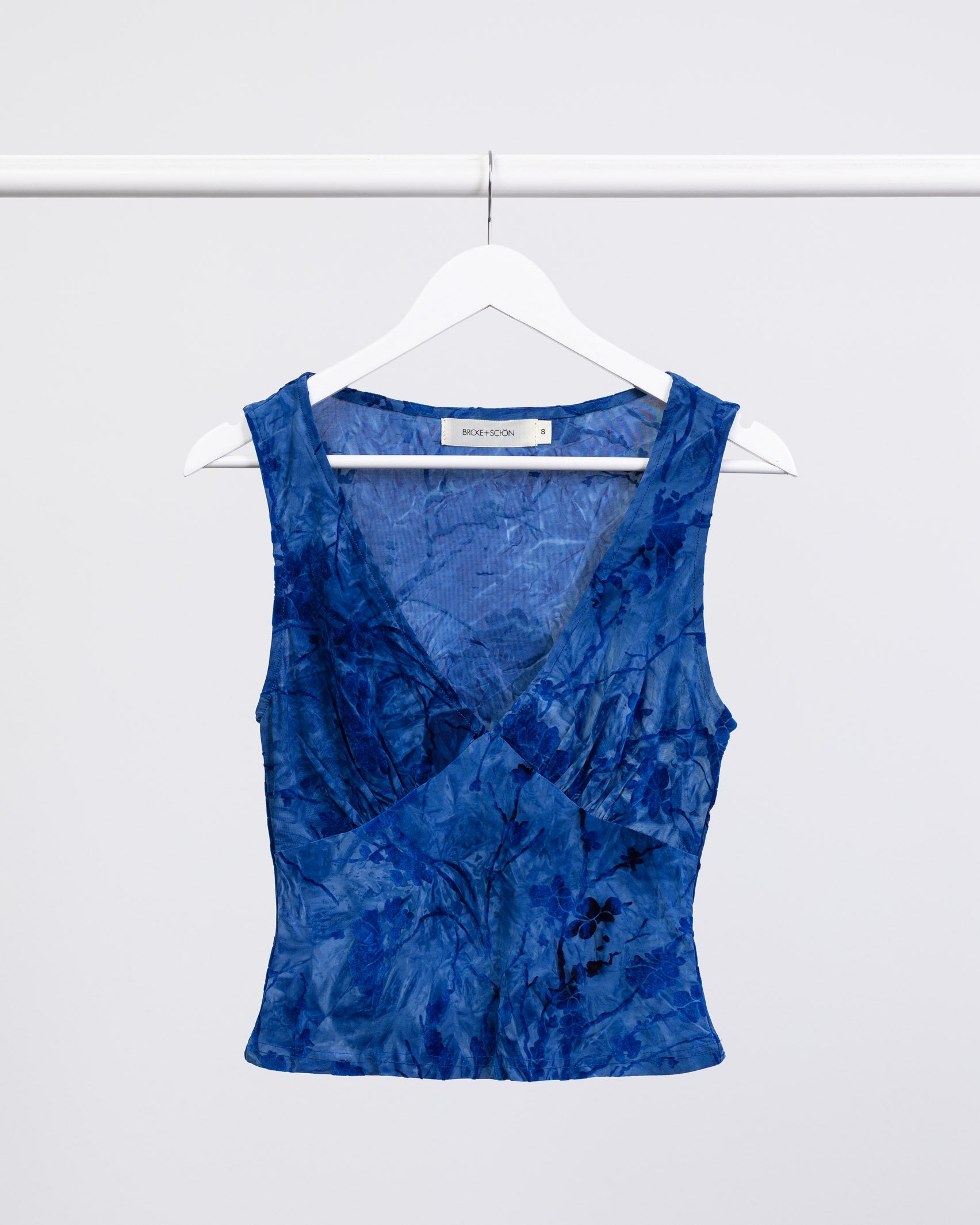 V-Neck Top mit Blumenprint aus Samt