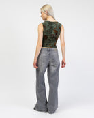 V-Neck Top mit Blumenprint aus Samt