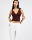 Basic Top mit V-Ausschnitt von vorne