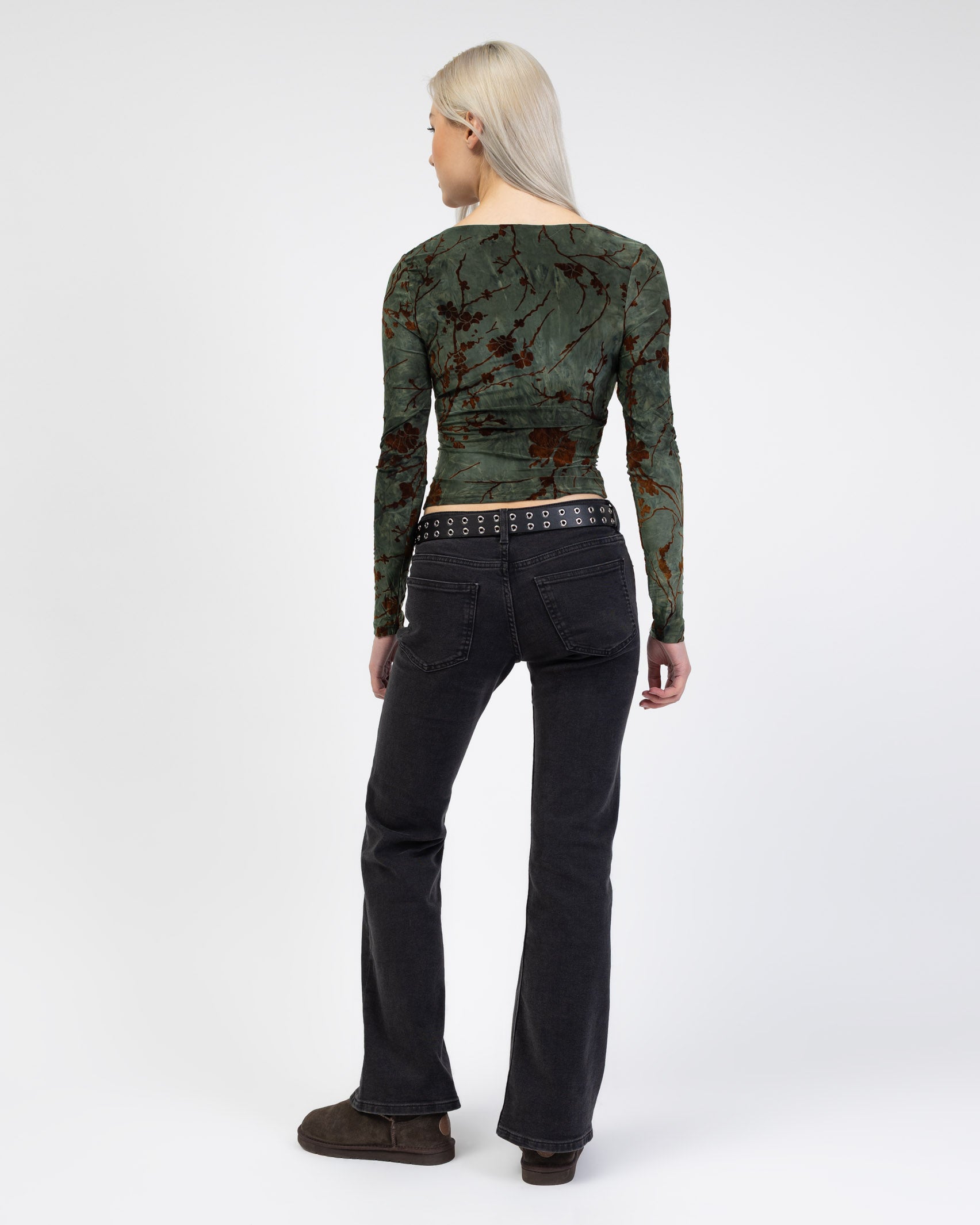 V-Neck Longshirt mit Blumenprint aus Samt