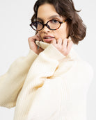 Strickjacke mit hohem Kragen