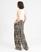 Weite Hose mit Leoprint