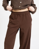 Weite gestreifte Hose