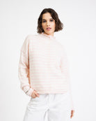 Weite gestreifte Strickjacke