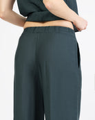 Lockere Stoffhose mit weitem Bein