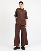 Lockere Stoffhose mit weitem Bein