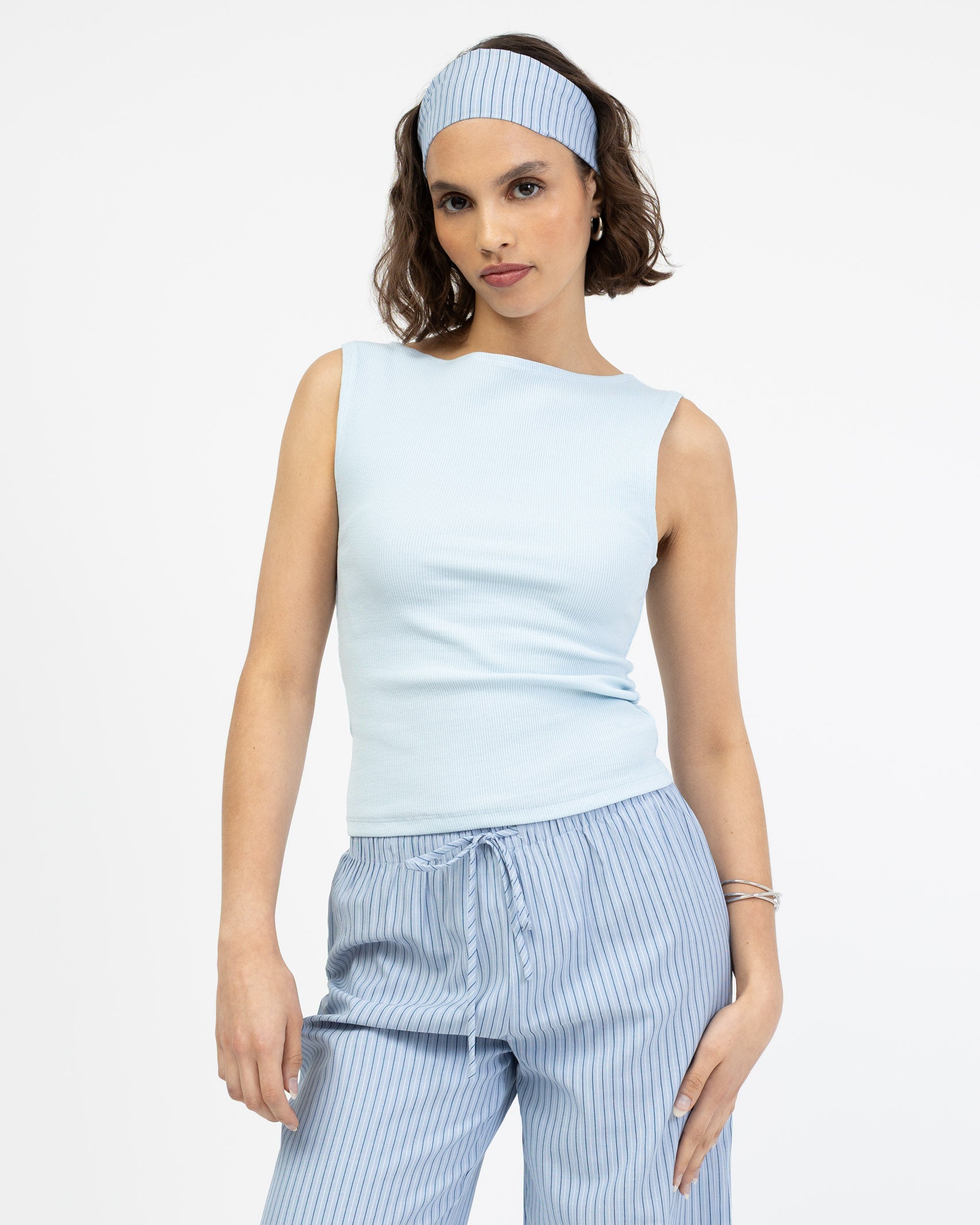 Basic Top mit U-Boot Ausschnitt