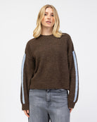 Strickpullover mit Streifendetails von vorne