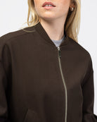Leichte Bomberjacke im Detail