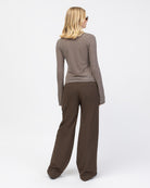 Gestreiftes Langarmshirt von hinten