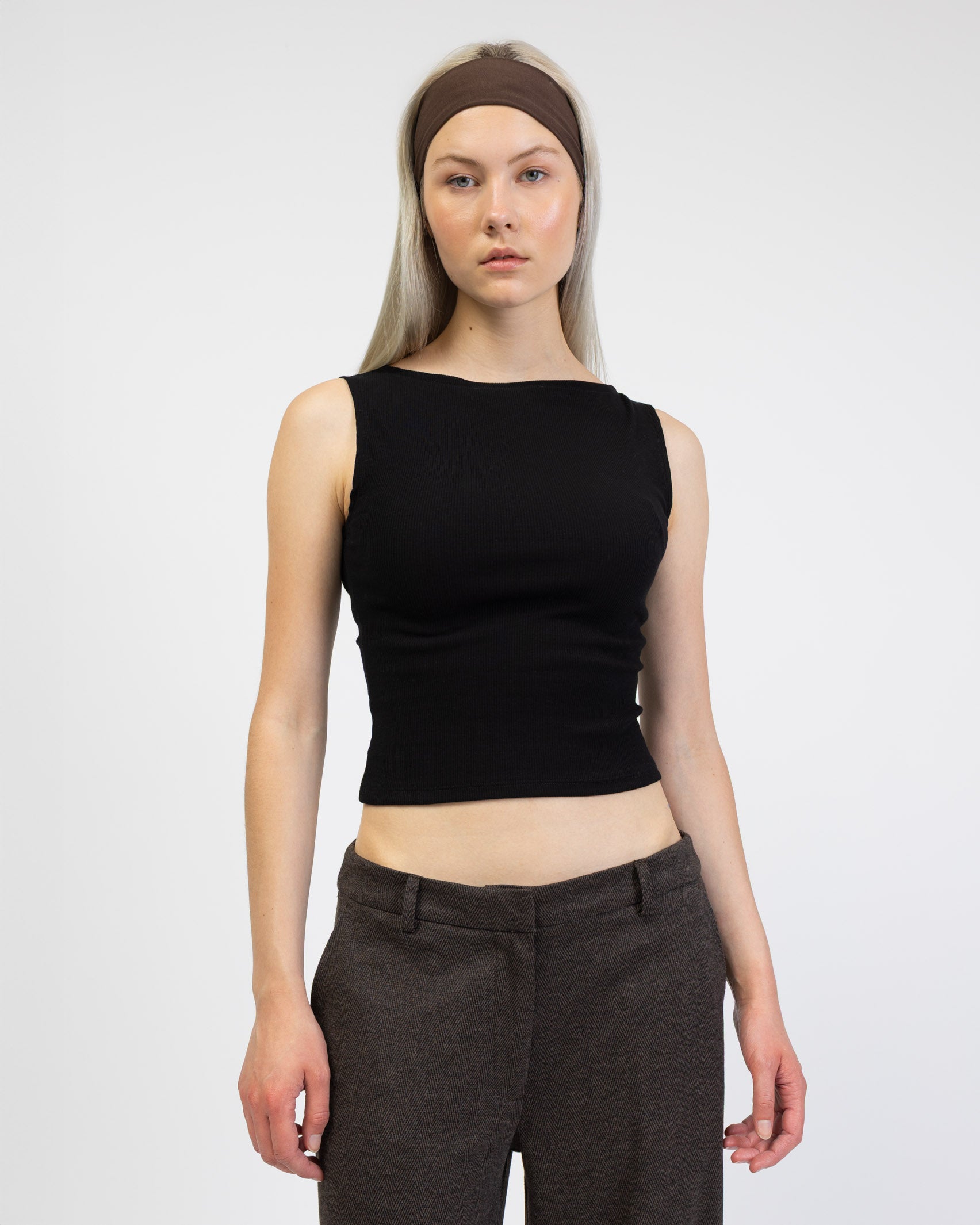 Basic Top mit U-Boot Ausschnitt von vorne