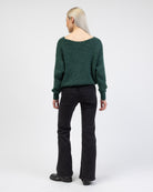 Strickjacke mit V-Ausschnitt von hinten