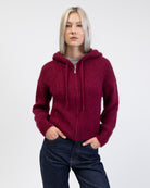 Strickjacke mit Reißverschluss und Kapuze von vorne