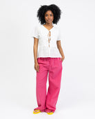 Sommerliche Bluse mit Stickmuster
