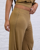 Lockere Hose mit elastischem Bund