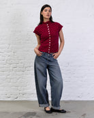 Kurzärmlige Strickjacke mit Streifen