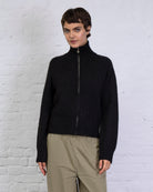 Strukturierte Strickjacke mit Stehkragen