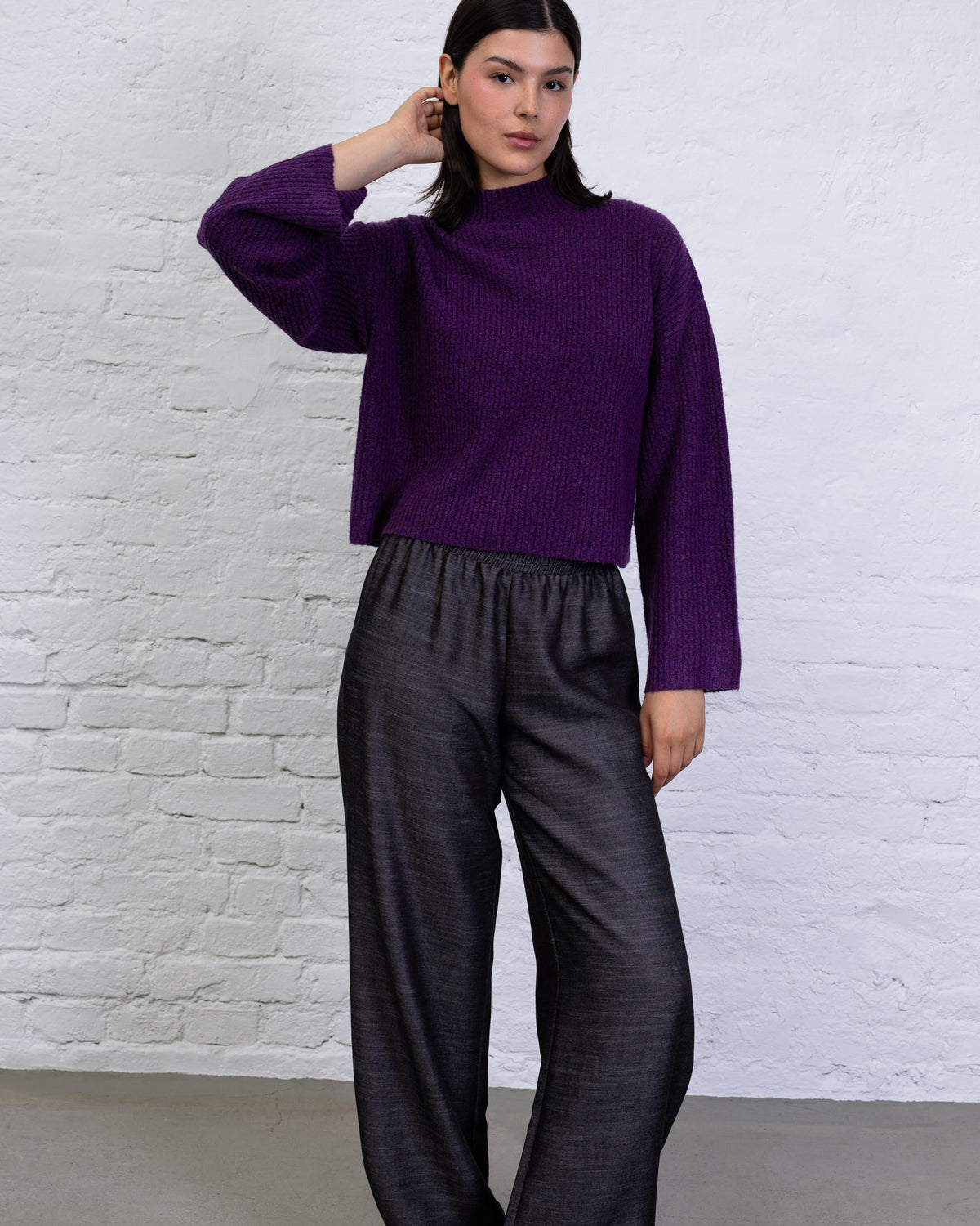 Gerippter Pullover mit Stehkragen