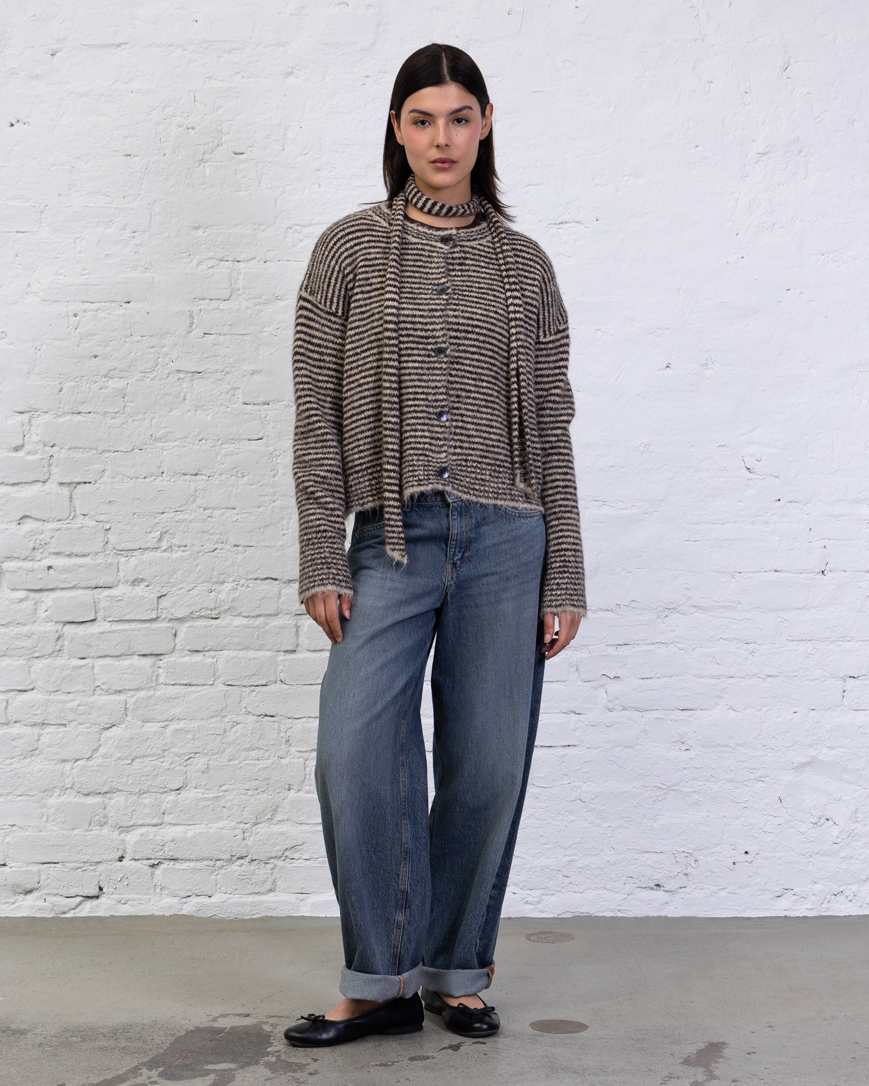 Strickjacke mit dünnen Streifen