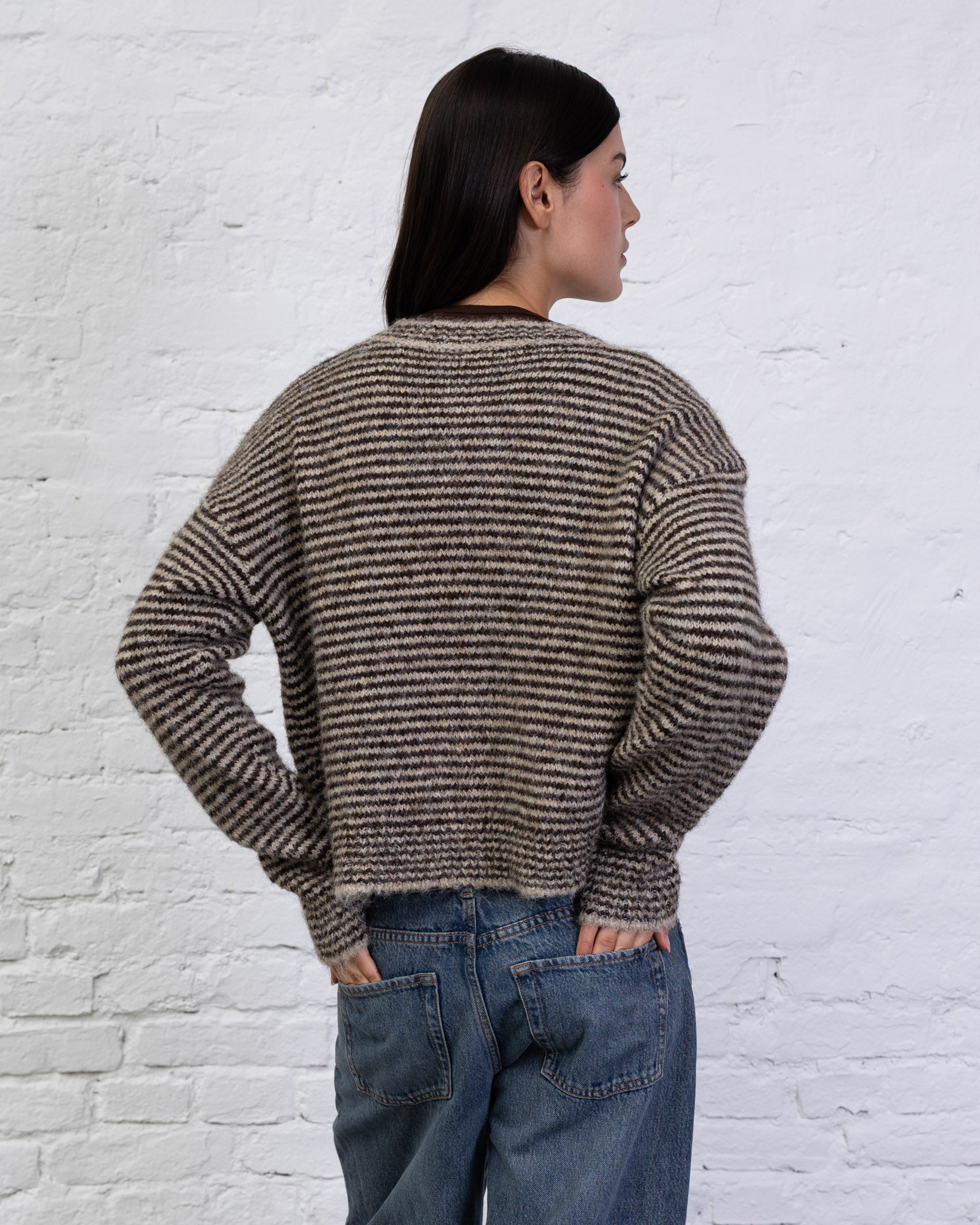Strickjacke mit dünnen Streifen