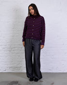 Weiche gestreifte Strickjacke