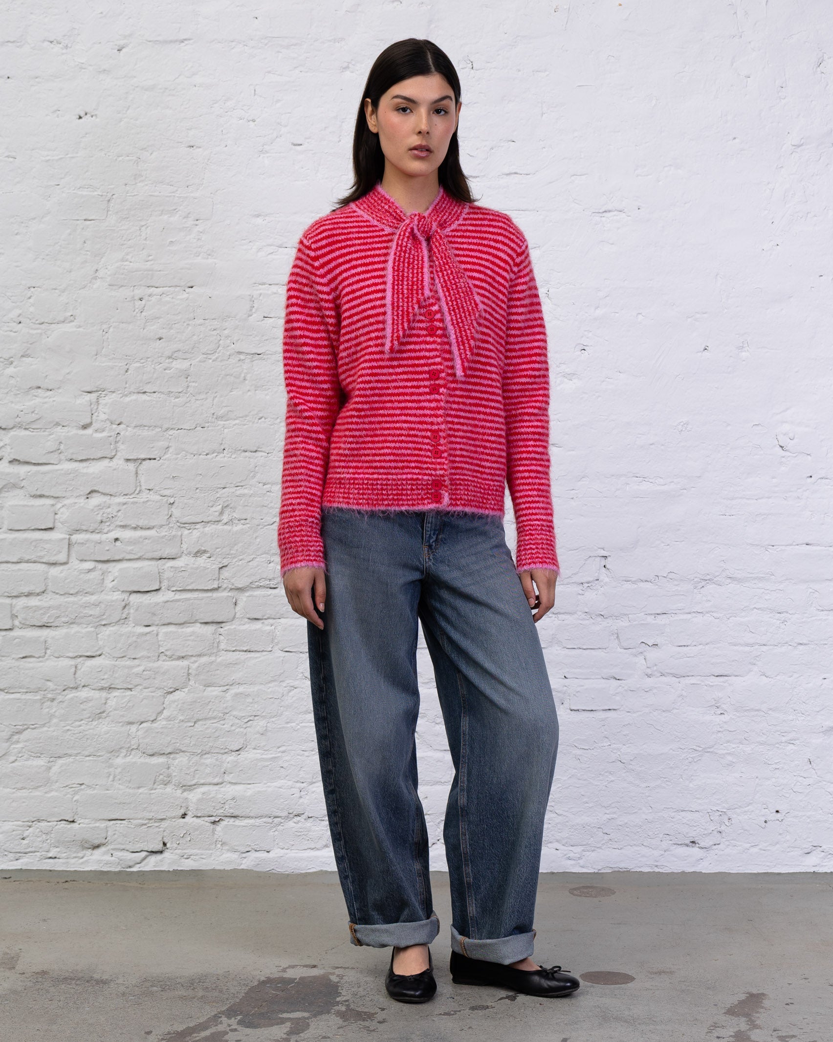 Gestreifte Strickjacke mit Schleifen-Kragen