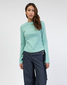 Gestreiftes Langarmshirt mit Trompetenärmeln