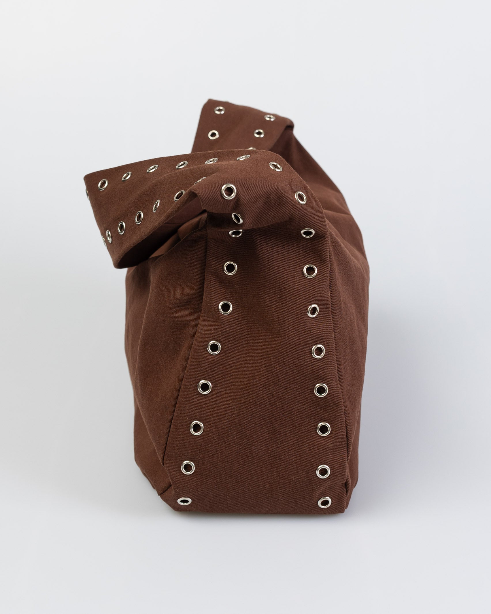 Tasche mit Ösendetails