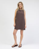 Rückenfreies Minikleid aus Leinen-Mix