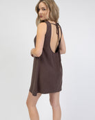 Rückenfreies Minikleid aus Leinen-Mix