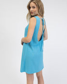Rückenfreies Minikleid aus Leinen-Mix