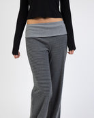 Gestreifte Hose mit gefaltetem Bund